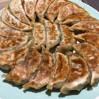 シンプルで美味しい♪ 定番の焼き餃子